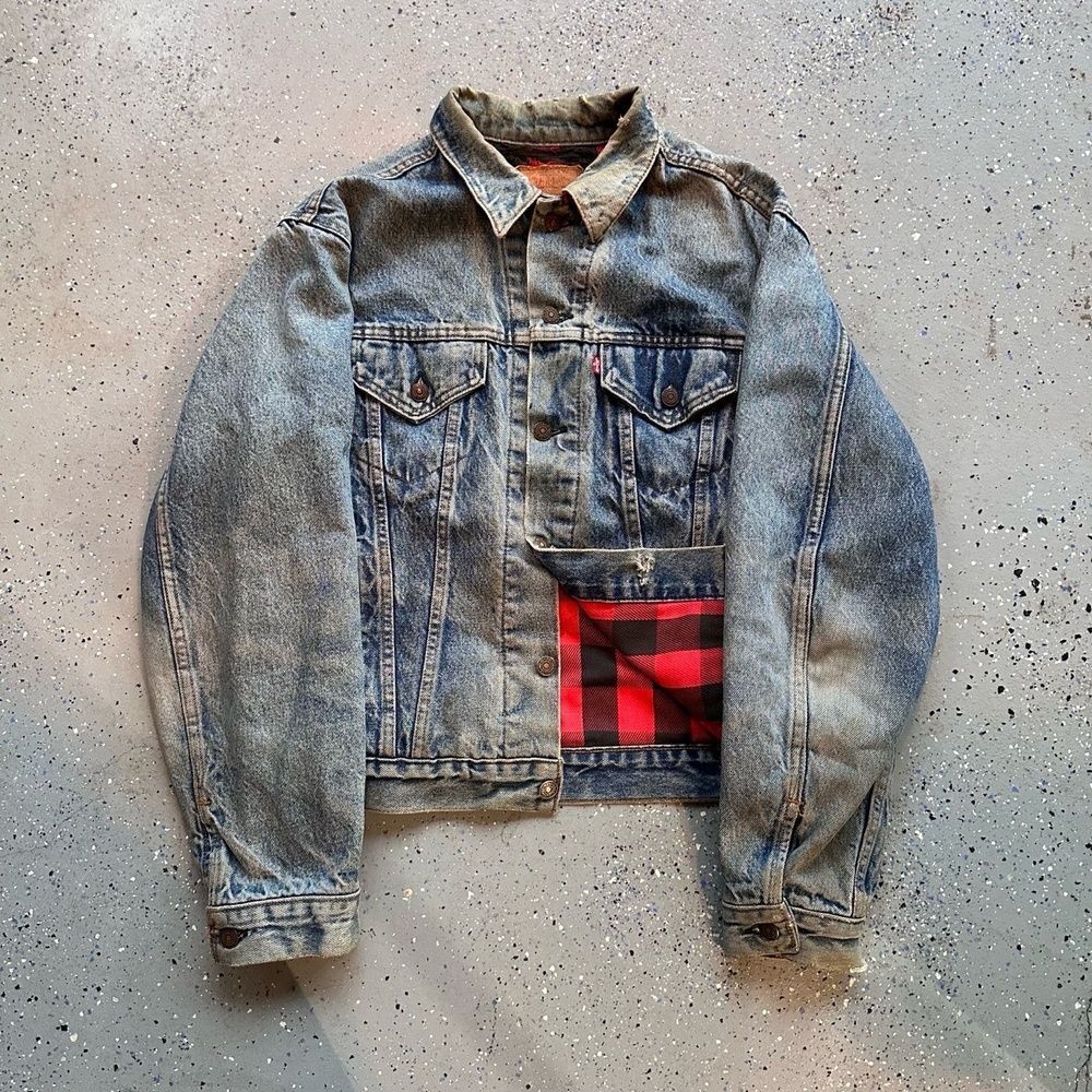 1980s Levis Medium Faded Distressed Made USA Paper Tag Type 3 Denim Jacket